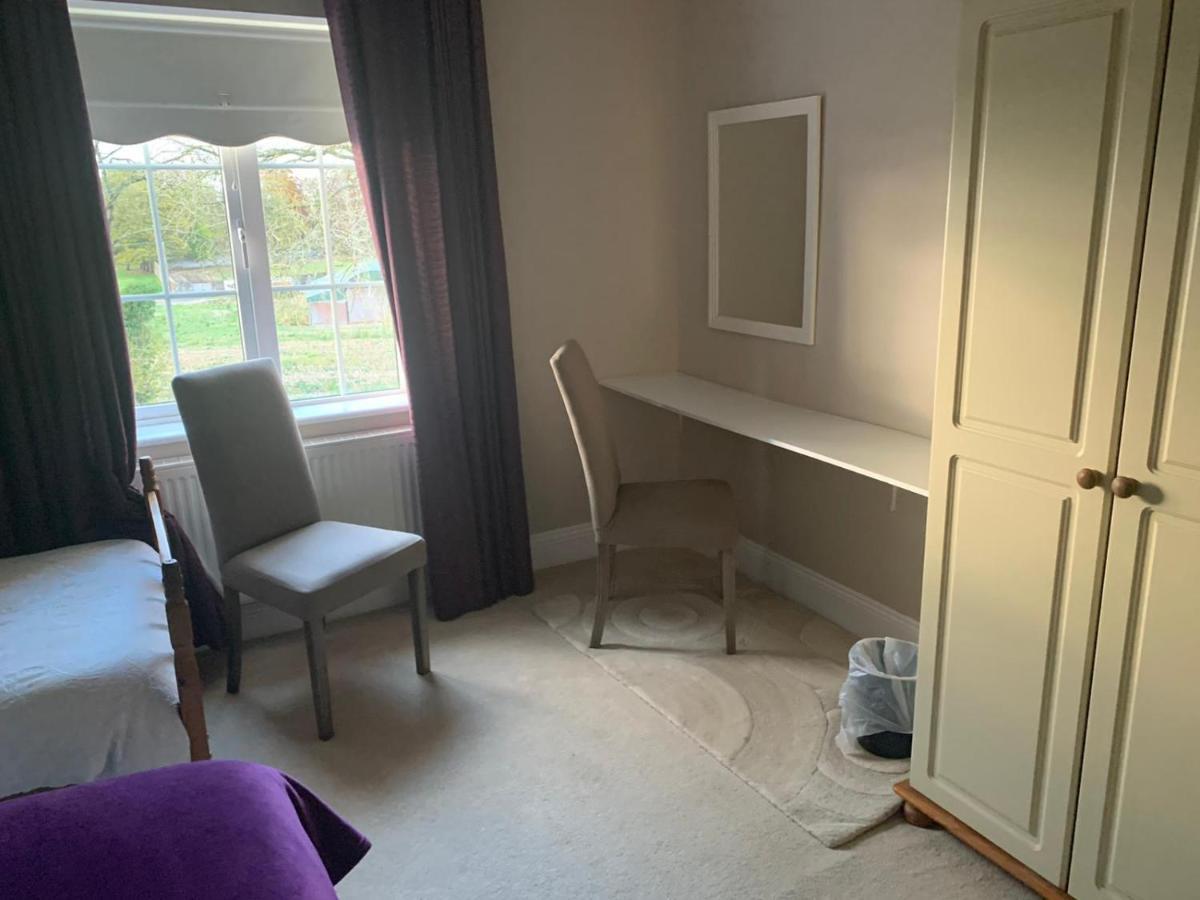 The Curragh Country House Accommodation 쥬브리지 외부 사진