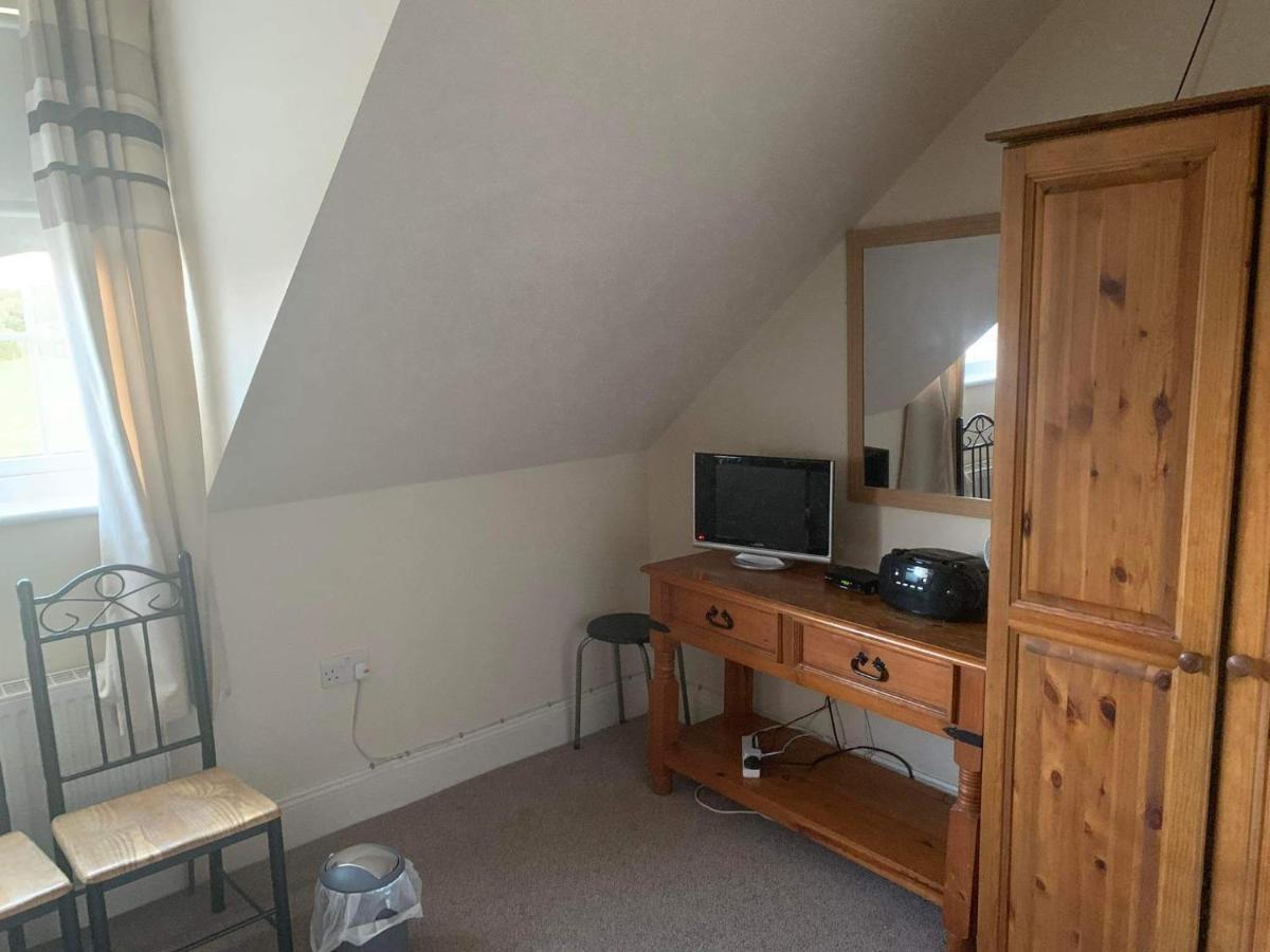 The Curragh Country House Accommodation 쥬브리지 외부 사진