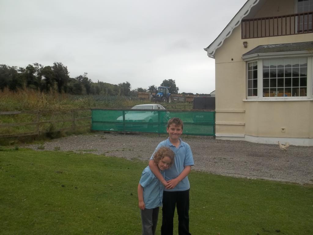 The Curragh Country House Accommodation 쥬브리지 외부 사진