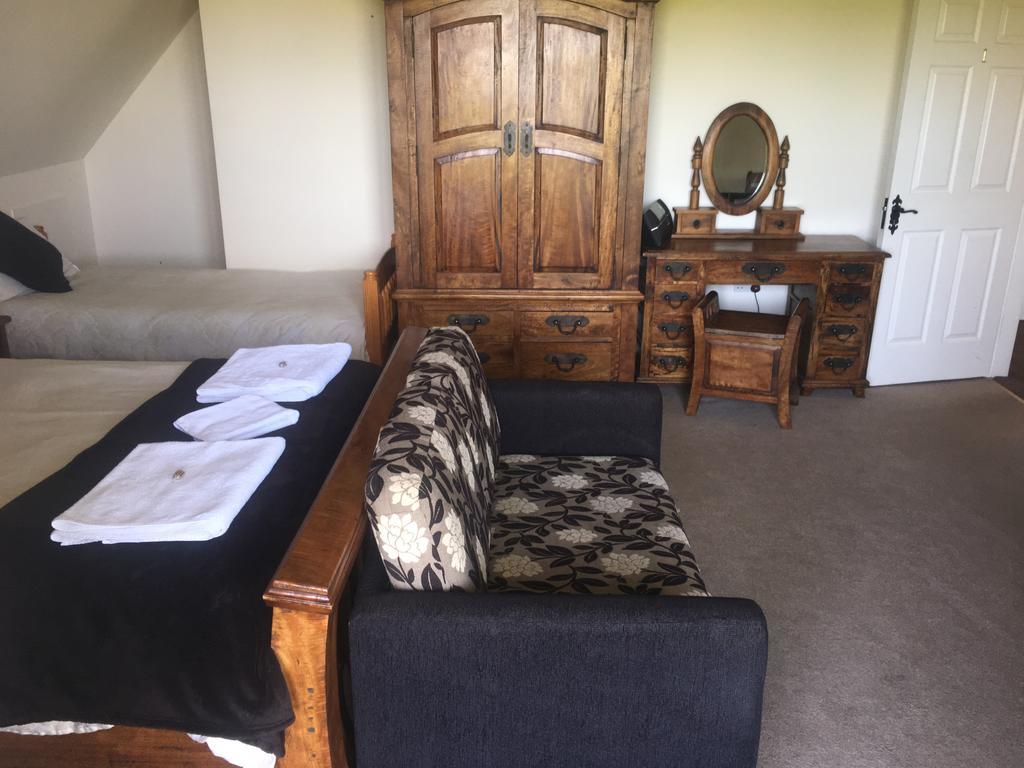 The Curragh Country House Accommodation 쥬브리지 외부 사진