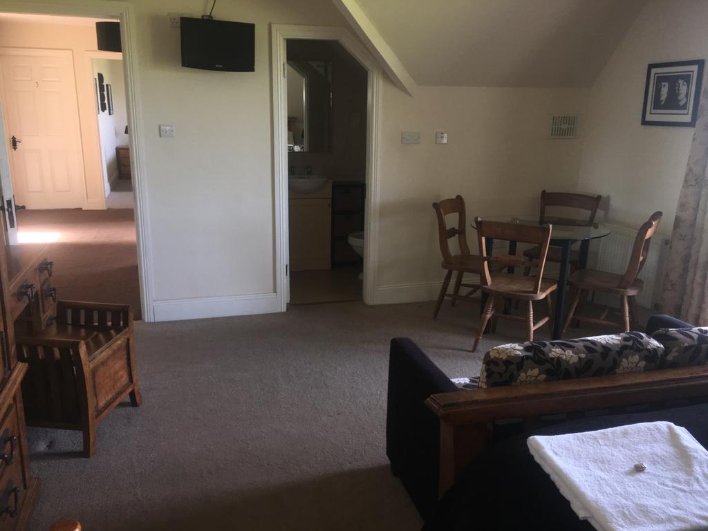 The Curragh Country House Accommodation 쥬브리지 외부 사진