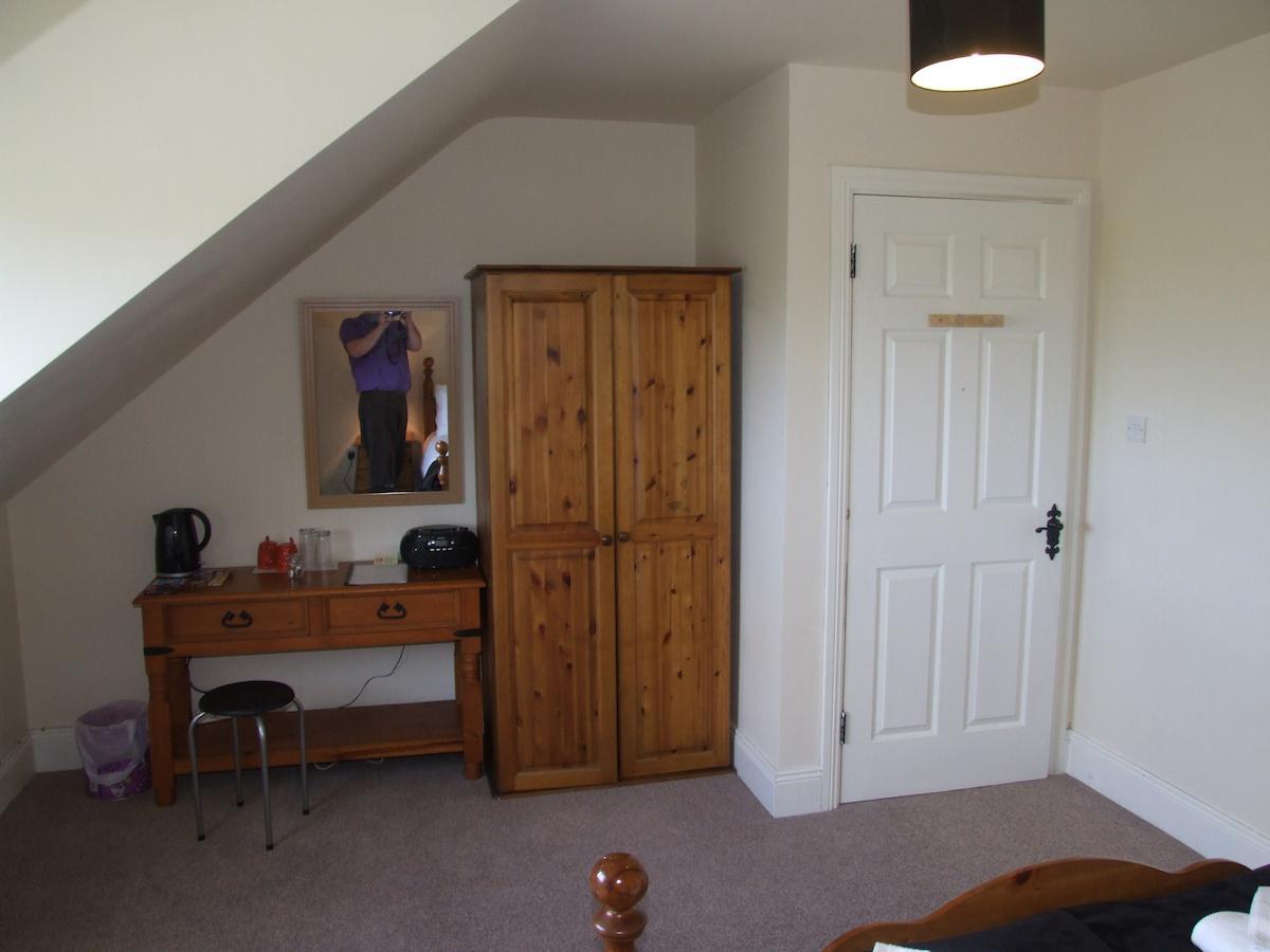 The Curragh Country House Accommodation 쥬브리지 객실 사진